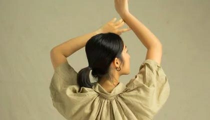 冷热对比 中的 鉴黄师免费观看 全程高燃